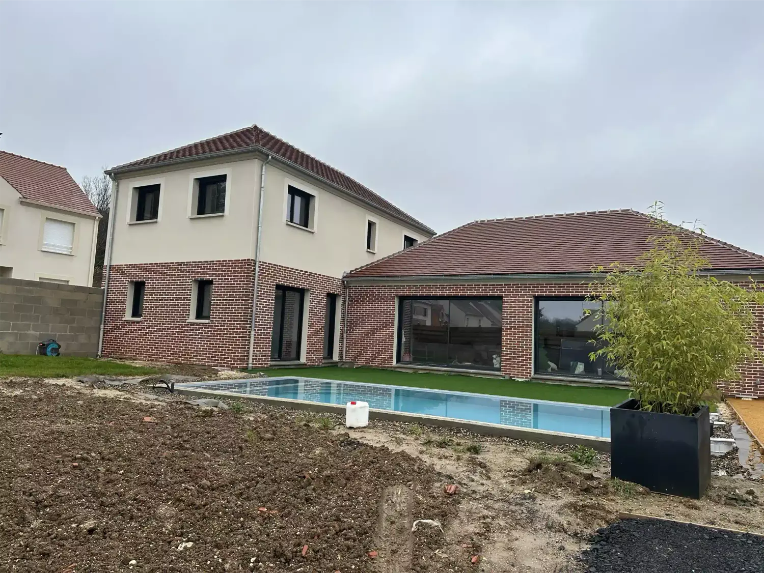 Construction d'une maison individuelle avec piscine