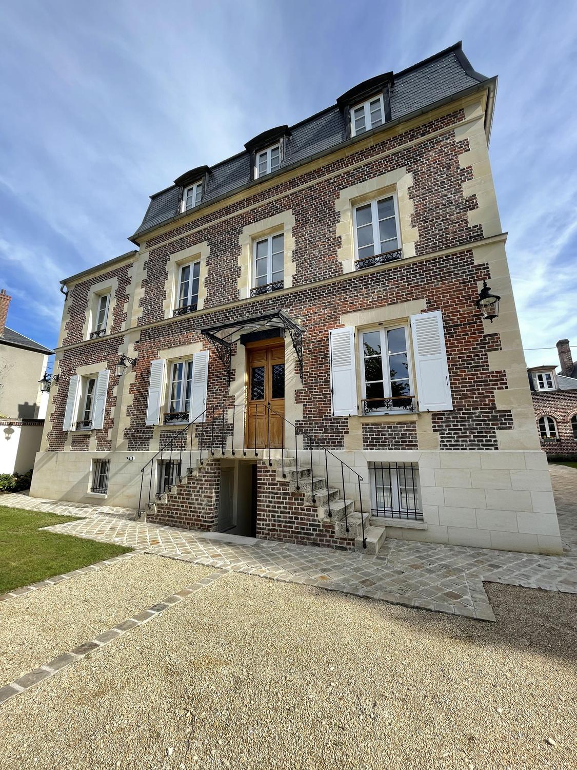 Façade brique et pierre